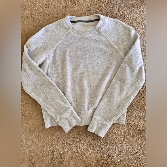 🚫Sold🚫 Lululemon Every Moment Crew - Picture 4 of 8